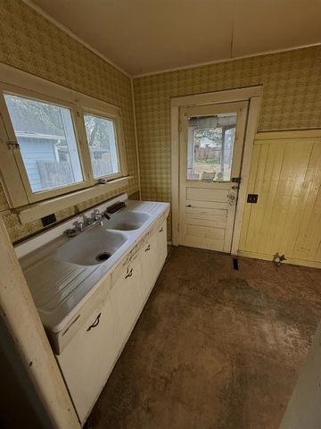 2856 Longstreet Avenue, Wyoming, MI 49509