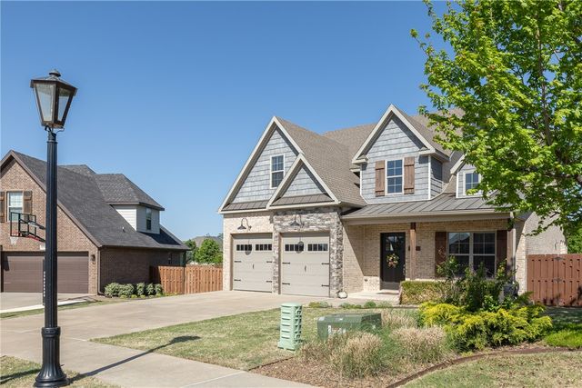 4607 W Buckeye Drive, Rogers, AR 72758