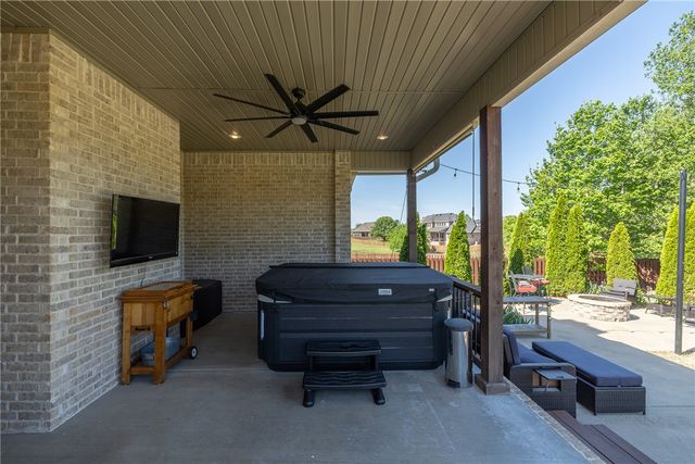 4607 W Buckeye Drive, Rogers, AR 72758
