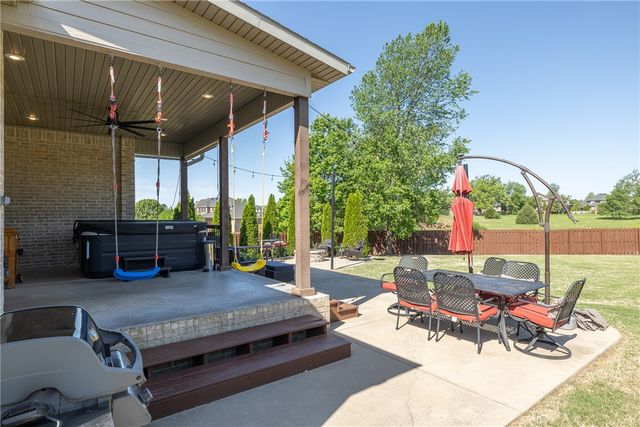 4607 W Buckeye Drive, Rogers, AR 72758