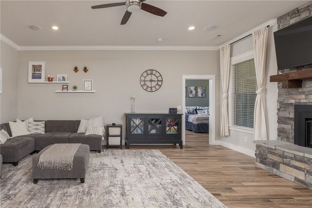 4607 W Buckeye Drive, Rogers, AR 72758