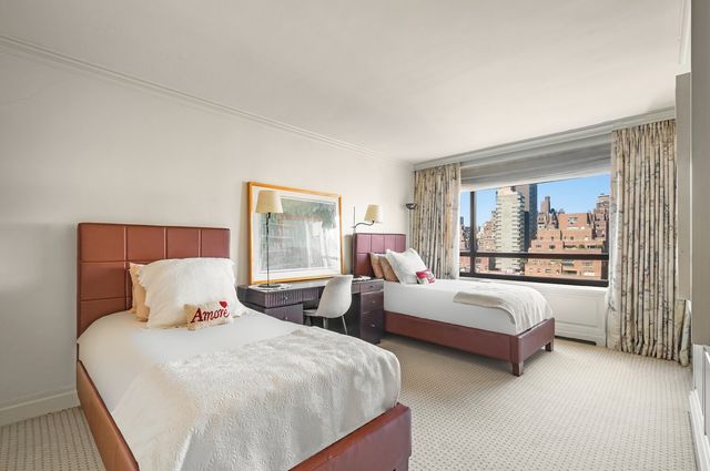 190 E 72ND Street 17AB, New York City, NY 10021