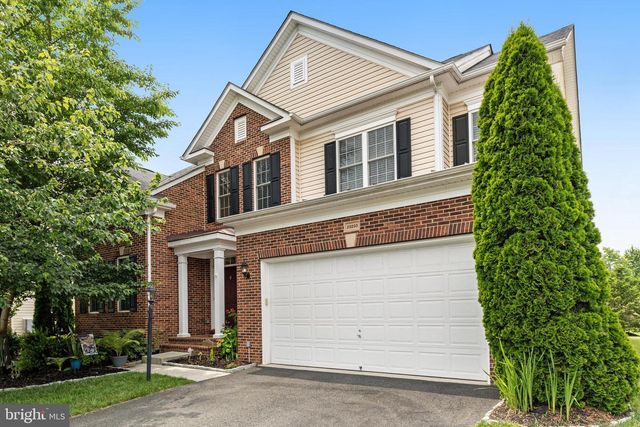 23233 FALLEN HILLS DR, Brambleton, VA 20148