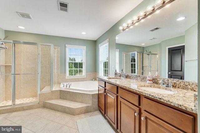 23233 FALLEN HILLS DR, Brambleton, VA 20148