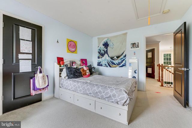23233 FALLEN HILLS DR, Brambleton, VA 20148