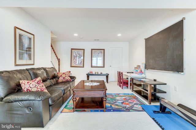 23233 FALLEN HILLS DR, Brambleton, VA 20148