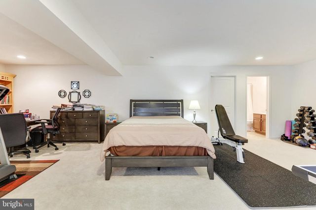 23233 FALLEN HILLS DR, Brambleton, VA 20148
