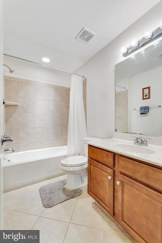 23233 FALLEN HILLS DR, Brambleton, VA 20148