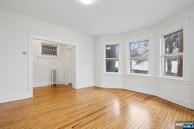 161 Chestnut Street, Leonia, NJ 07605