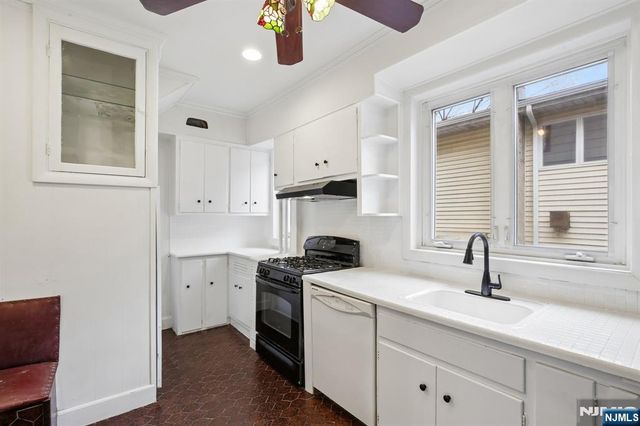 161 Chestnut Street, Leonia, NJ 07605