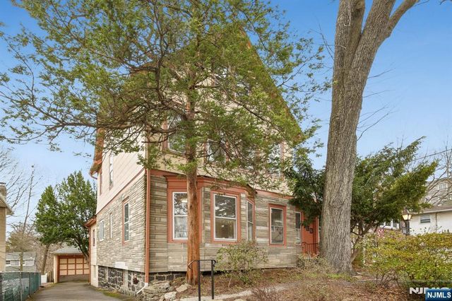 161 Chestnut Street, Leonia, NJ 07605