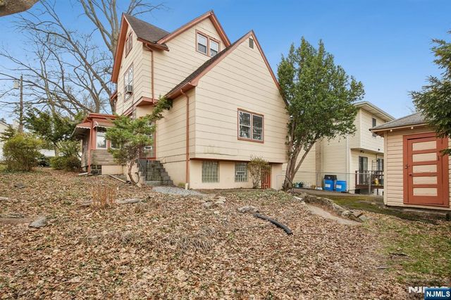 161 Chestnut Street, Leonia, NJ 07605