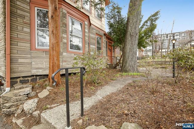 161 Chestnut Street, Leonia, NJ 07605