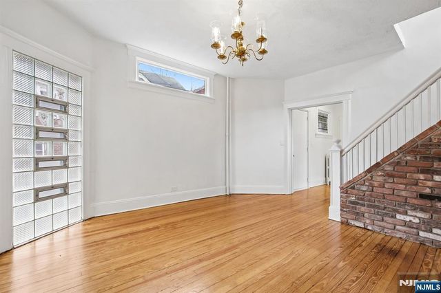 161 Chestnut Street, Leonia, NJ 07605