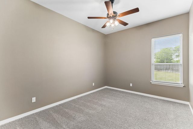 812 Eagle Claw CV, Salado, TX 76571