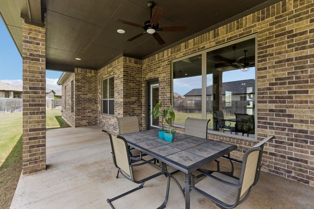 812 Eagle Claw CV, Salado, TX 76571