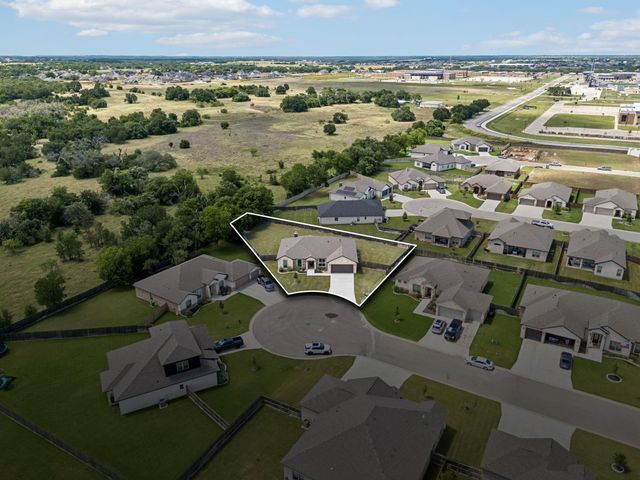 812 Eagle Claw CV, Salado, TX 76571
