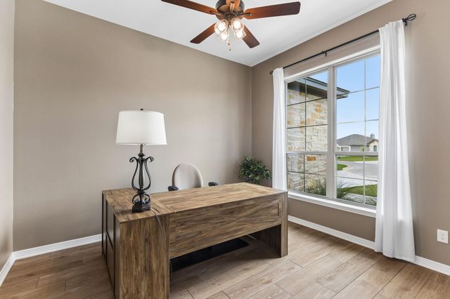 812 Eagle Claw CV, Salado, TX 76571