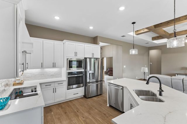 812 Eagle Claw CV, Salado, TX 76571