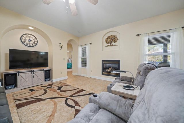 12199 Jackson Pines Dr, Jackson, CA 95642