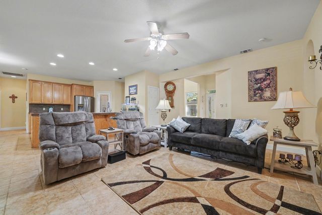 12199 Jackson Pines Dr, Jackson, CA 95642