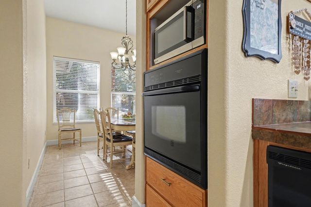 12199 Jackson Pines Dr, Jackson, CA 95642