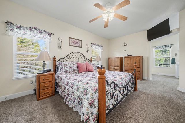 12199 Jackson Pines Dr, Jackson, CA 95642