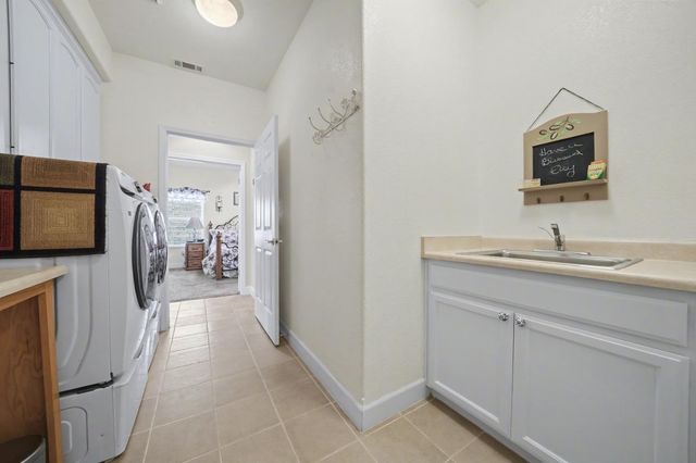 12199 Jackson Pines Dr, Jackson, CA 95642