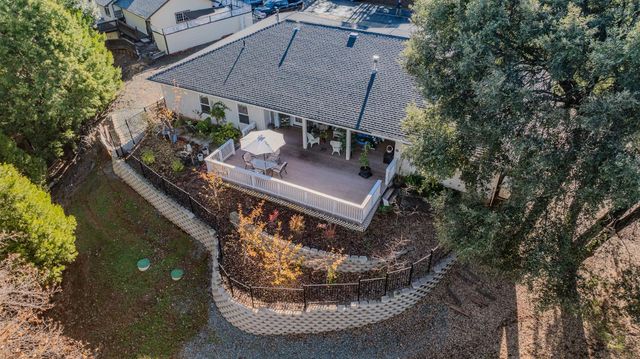 12199 Jackson Pines Dr, Jackson, CA 95642