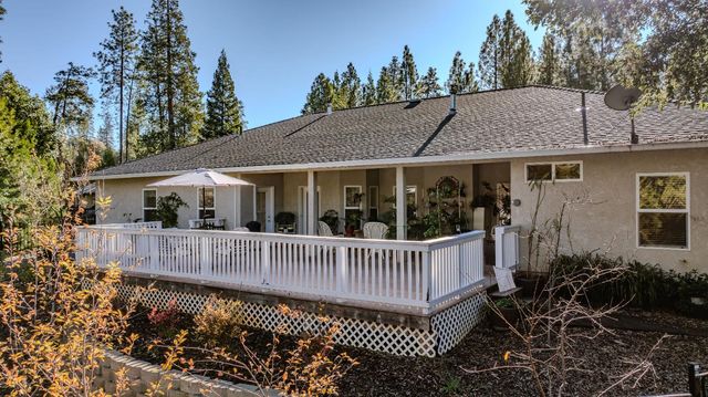 12199 Jackson Pines Dr, Jackson, CA 95642