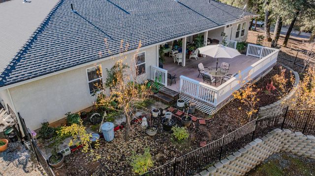 12199 Jackson Pines Dr, Jackson, CA 95642