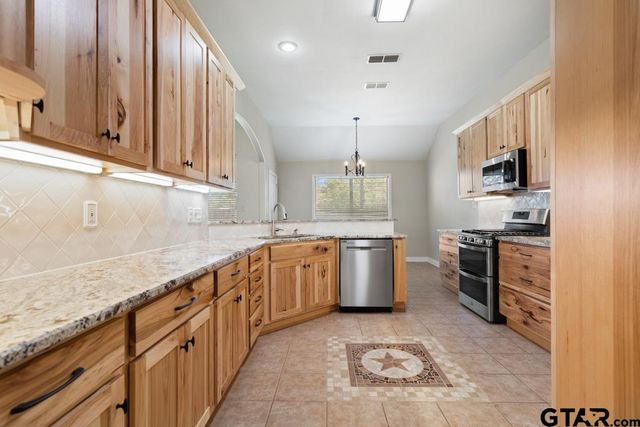 19443 Sara Lane, Flint, TX 75762