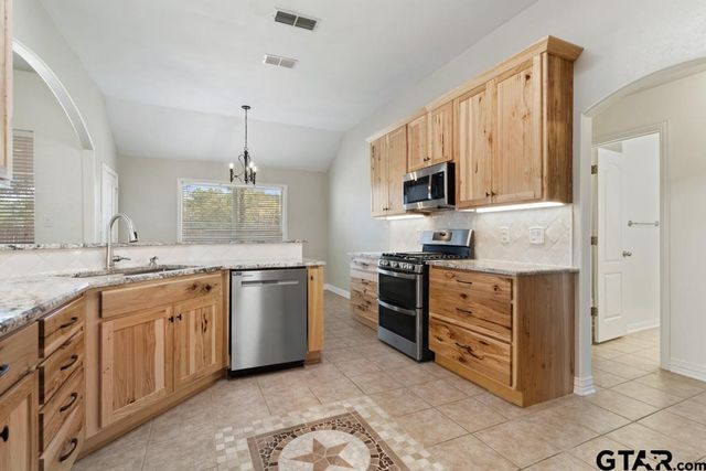 19443 Sara Lane, Flint, TX 75762