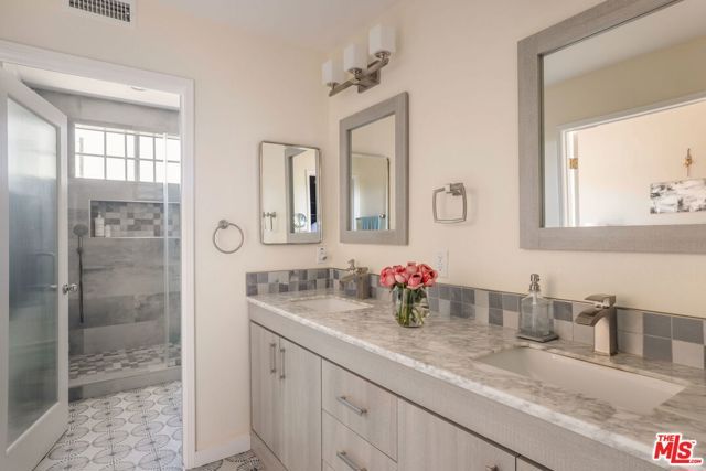 11639 Missouri Avenue, Los Angeles, CA 90025
