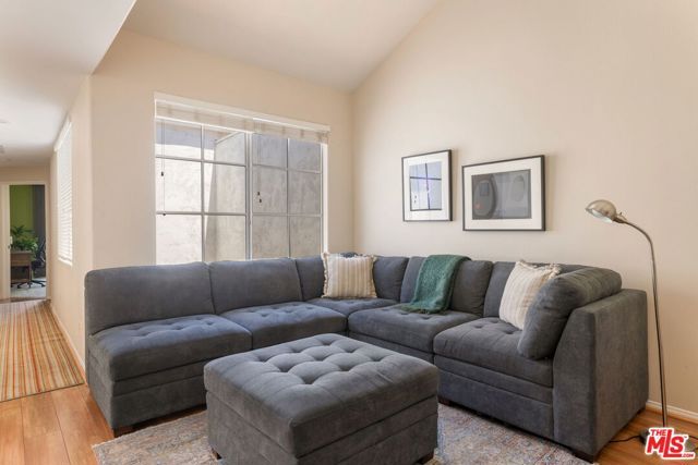 11639 Missouri Avenue, Los Angeles, CA 90025