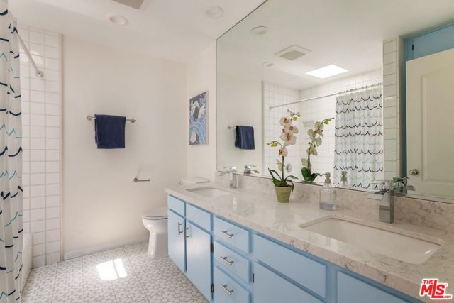 11639 Missouri Avenue, Los Angeles, CA 90025