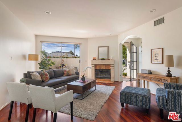 11639 Missouri Avenue, Los Angeles, CA 90025