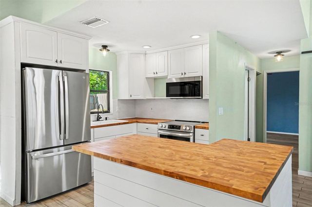 2726 BLOSSOM LAKE DRIVE, Holiday, FL 34691