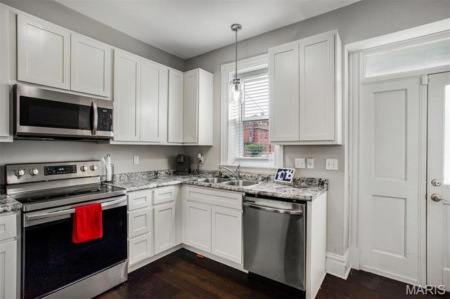 3857 Virginia Avenue, St Louis, MO 63118