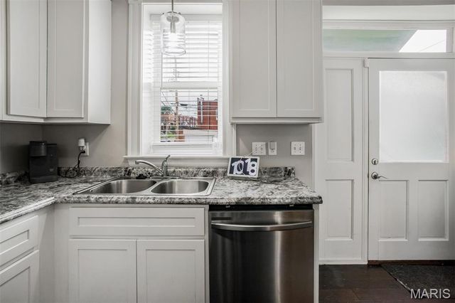 3857 Virginia Avenue, St Louis, MO 63118
