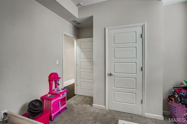 3857 Virginia Avenue, St Louis, MO 63118