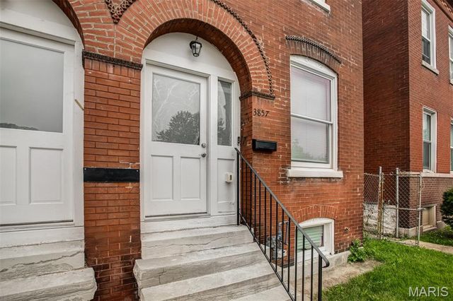 3857 Virginia Avenue, St Louis, MO 63118