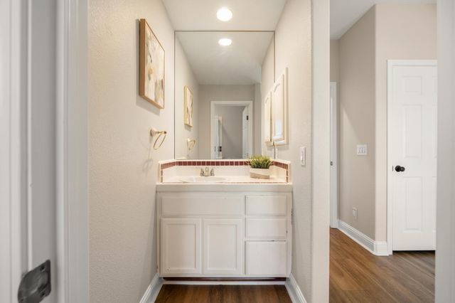 108 Brugler Ct, Folsom, CA 95630