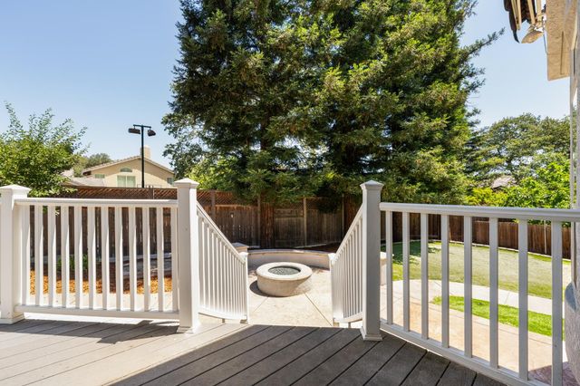 108 Brugler Ct, Folsom, CA 95630