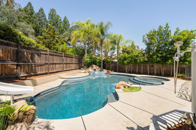 108 Brugler Ct, Folsom, CA 95630