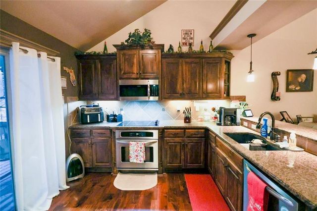 21805 E 32nd Terrace S, Independence, MO 64057