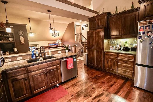 21805 E 32nd Terrace S, Independence, MO 64057