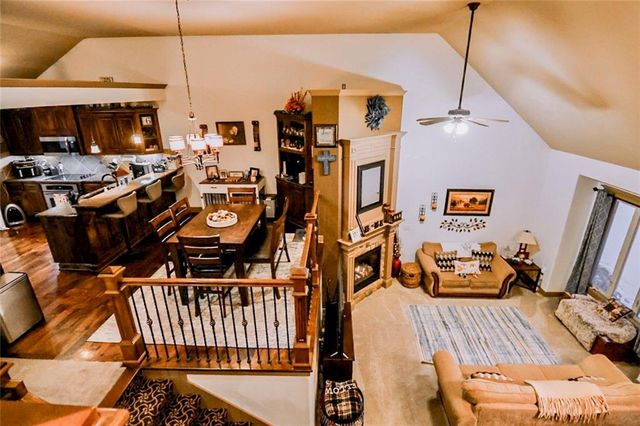 21805 E 32nd Terrace S, Independence, MO 64057