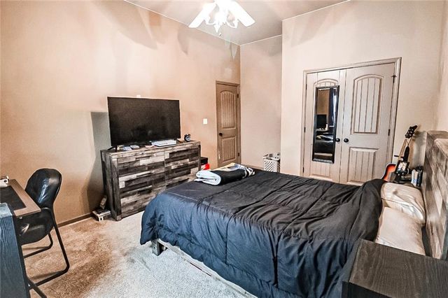 21805 E 32nd Terrace S, Independence, MO 64057