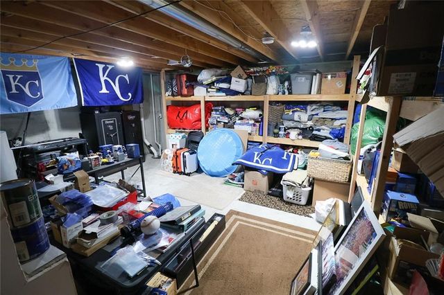 21805 E 32nd Terrace S, Independence, MO 64057